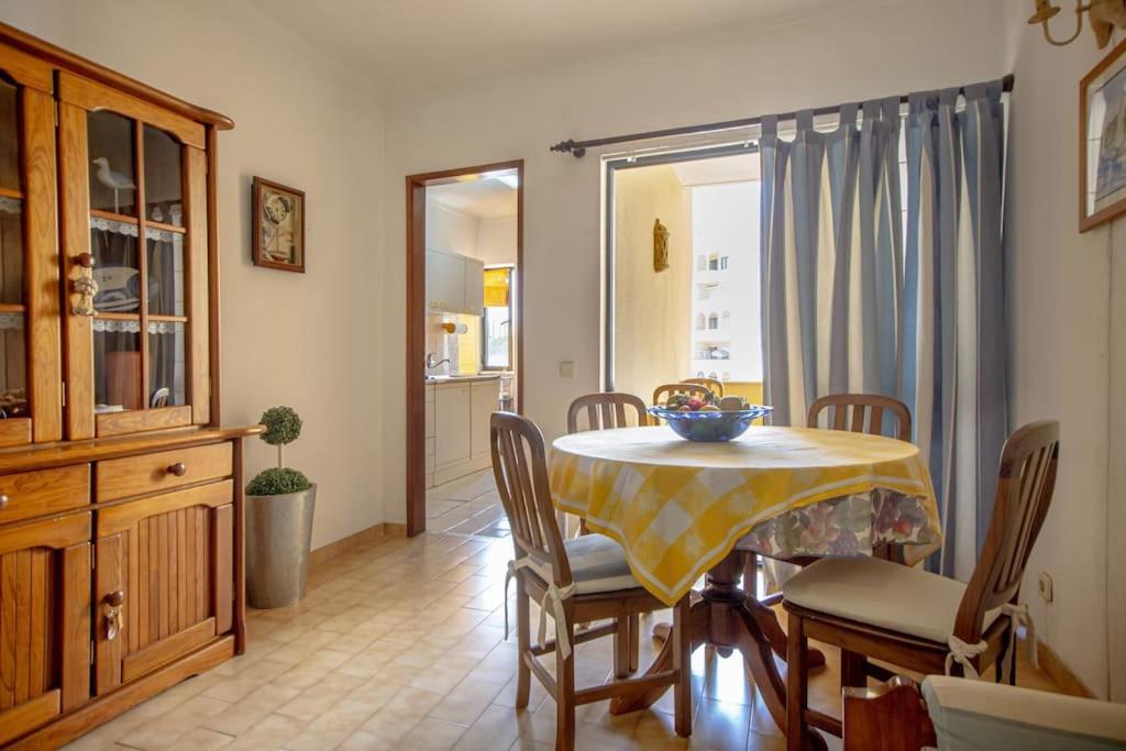 Cozy Apartment Near The Beach Portimao Exterior photo